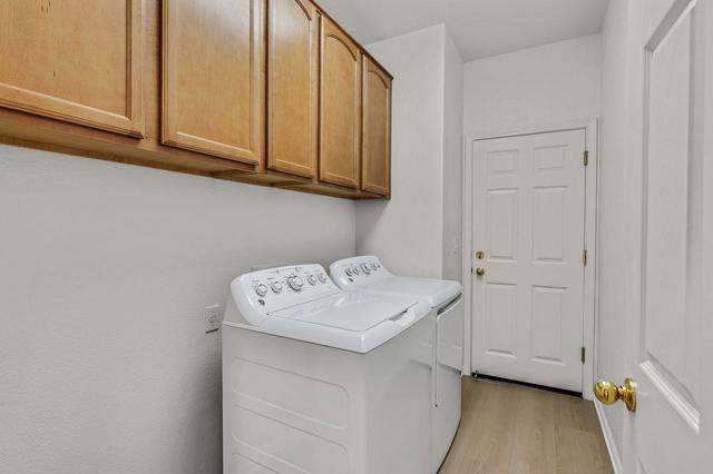 29165 Eden Shores Drive, Hayward CA: https://media.crmls.org/mediaz/24010126-56c5-46ba-91b0-533bd72e192f.jpg