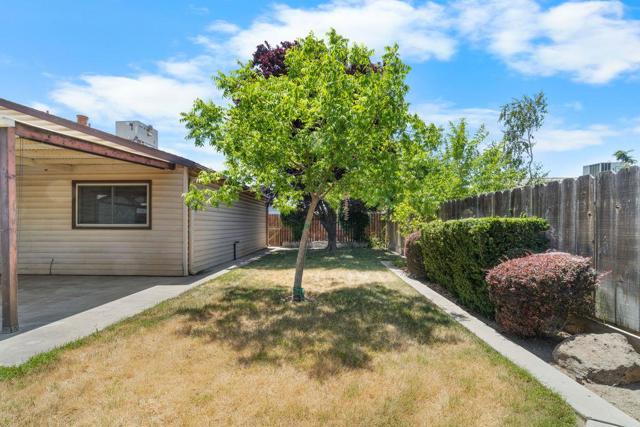 257 Robert Avenue, Ripon CA: https://media.crmls.org/mediaz/240206fe-97a7-4941-99f4-b4146f57d3e0.jpg