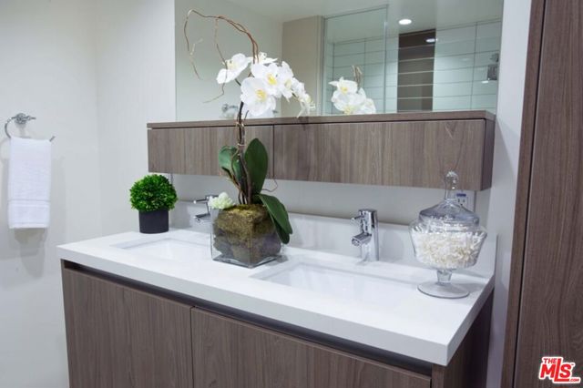 3460 W 7th Street, Los Angeles CA: https://media.crmls.org/mediaz/24020d8c-2ecd-487d-b712-e7a7e8baebfc.jpg