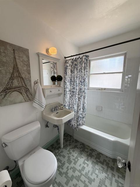 1205 Park Row, La Jolla CA: https://media.crmls.org/mediaz/24024745-ad1a-4c47-bfbe-1c2edffebec5.jpg