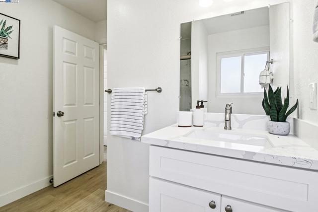 35593 Cleremont Dr, Newark CA: https://media.crmls.org/mediaz/24024eb5-7e1b-4aef-845a-5e6186a79dbc.jpg