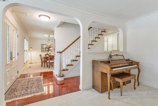 736 Tunbridge Rd, Danville CA: https://media.crmls.org/mediaz/2403ac0d-4b68-453b-b72a-b908fc5c7cff.jpg