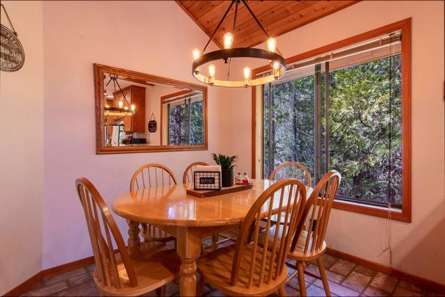 24561 Lakeview Drive, Idyllwild CA: https://media.crmls.org/mediaz/24042e1b-8fd6-4b88-a5e0-7f20a7d0a8e1.jpg