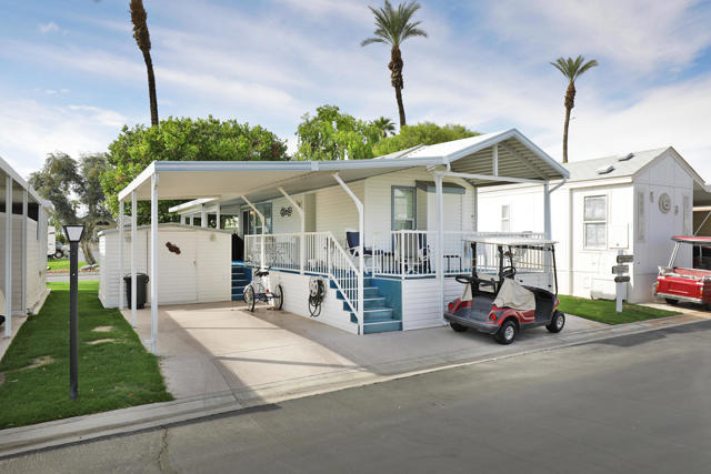 84136 Avenue 44 #135, Indio CA: https://media.crmls.org/mediaz/24047237-9a59-443a-a7a7-88045c634e93.jpg