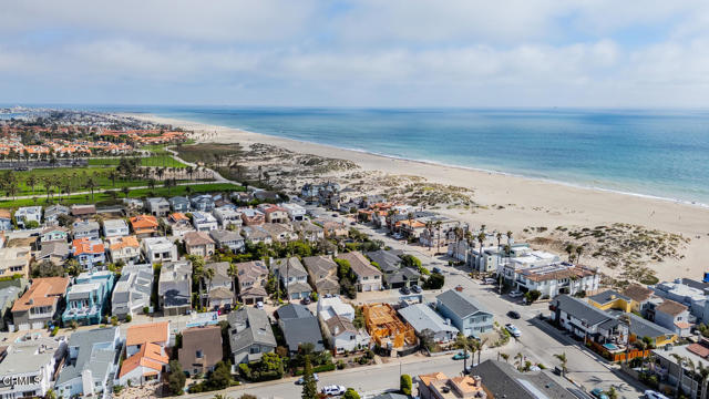 5040 Island View Street, Oxnard CA: https://media.crmls.org/mediaz/24048753-6fc4-4542-b039-e1d6b8fc5191.jpg