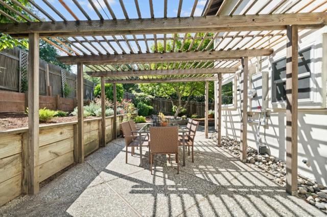 1670 Whitham Avenue, Los Altos CA: https://media.crmls.org/mediaz/2404cbc9-67a8-4bf2-add8-f97557e1c8f6.jpg