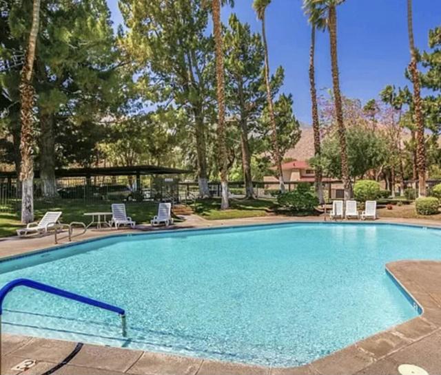 2801 N Los Felices E Circle, Palm Springs CA: https://media.crmls.org/mediaz/240556d8-48fc-4873-8052-d3d6a95026b6.jpg