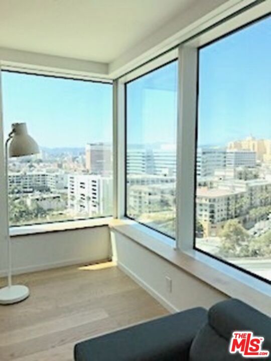 889 Francisco Street #1708