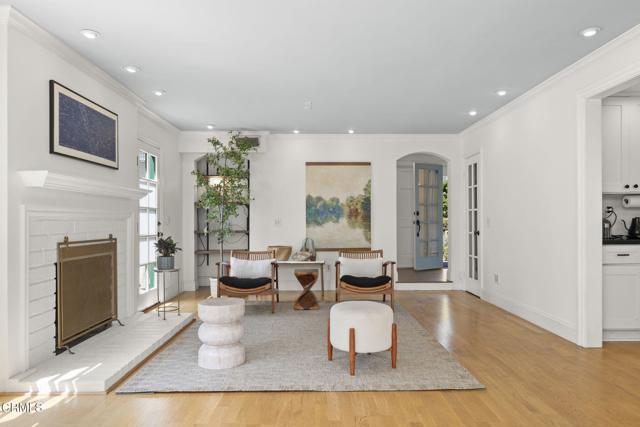 2426 Warbler Avenue, Ventura CA: https://media.crmls.org/mediaz/24062a5b-c14f-4310-874b-2fec48218a52.jpg