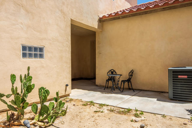 50031 San Solano Road, Coachella CA: https://media.crmls.org/mediaz/24069554-83d5-45f0-87eb-7a21bcd04721.jpg