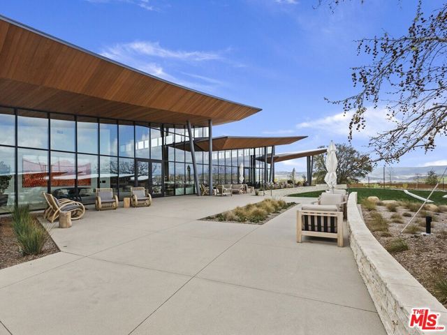 27457 Flycatcher Place, Valencia CA: https://media.crmls.org/mediaz/2406bacd-fb3c-4ff2-a0f0-4c48cd7130f8.jpg
