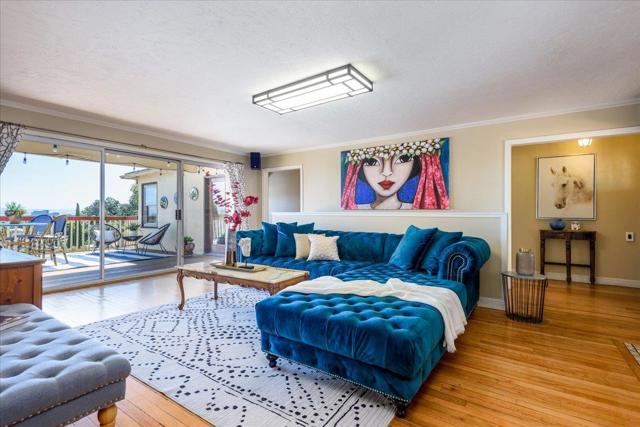 1720 Hillman Avenue, Belmont CA: https://media.crmls.org/mediaz/24078adb-f6ff-4167-9733-e42ba4b9d61a.jpg