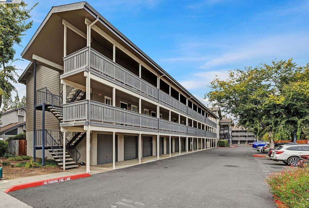 3845 Vineyard Ave #F