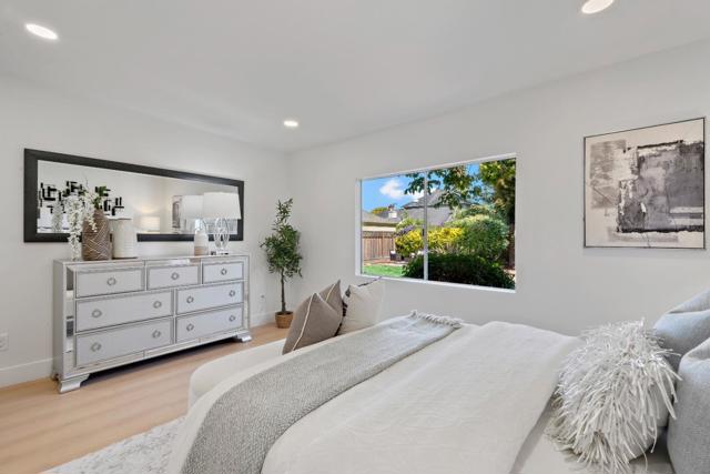 209 Bayswater Avenue, Burlingame CA: https://media.crmls.org/mediaz/2408f868-8a2f-4767-b147-3f803c623bac.jpg