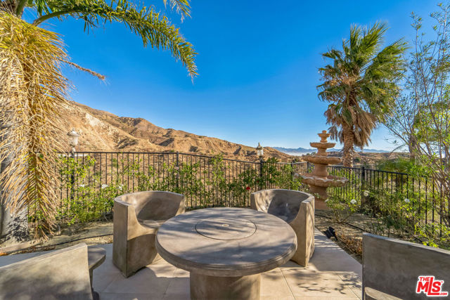 12530 Longacre Avenue, Granada Hills CA: https://media.crmls.org/mediaz/24092b20-9119-48d1-b604-2aa615509944.jpg