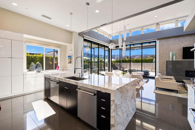23 Emerald Court, Rancho Mirage CA: https://media.crmls.org/mediaz/2409ee2f-6924-43b5-8d35-3030f366e1bd.jpg