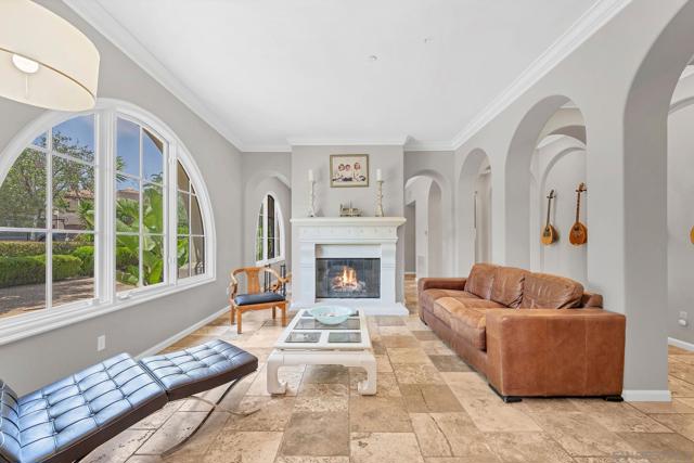 7727 Via Zafiro, San Diego CA: https://media.crmls.org/mediaz/240b2cf8-2b50-4bf4-861c-12a082d3b77a.jpg