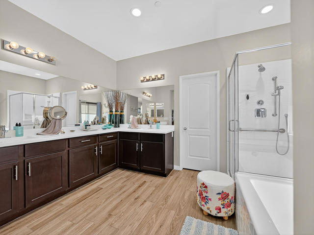 Image 22 of 40 For 64134 Van Horn Mountain Street
