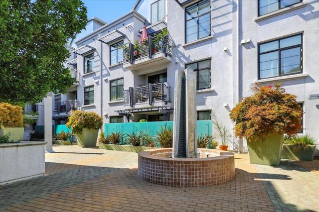 10745 N De Anza Boulevard, Cupertino CA: https://media.crmls.org/mediaz/240b4da1-a7bc-41dc-9c4b-a6042c1577e1.jpg