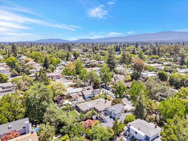 3210 South Court, Palo Alto CA: https://media.crmls.org/mediaz/240bb3e2-d7e5-4803-a28b-30b6028baecd.jpg