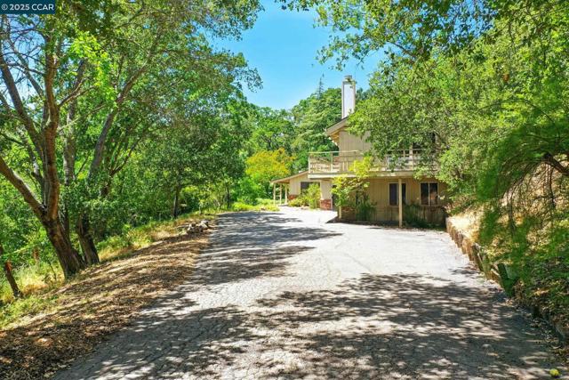 3363 Mcgraw Ln, Lafayette CA: https://media.crmls.org/mediaz/240c448c-bcbb-45f8-8194-ffa378dc5aed.jpg
