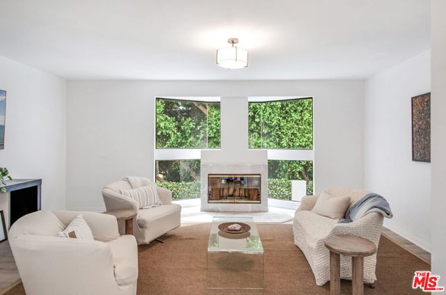 4223 Don Carlos Drive, Los Angeles CA: https://media.crmls.org/mediaz/240c4dd0-6553-44b5-801f-800a5850ef02.jpg