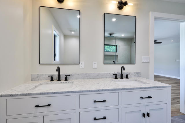 32299 Whispering Palms Trail, Cathedral City CA: https://media.crmls.org/mediaz/240cbd98-e727-448e-a09e-e8d0b9ec0480.jpg