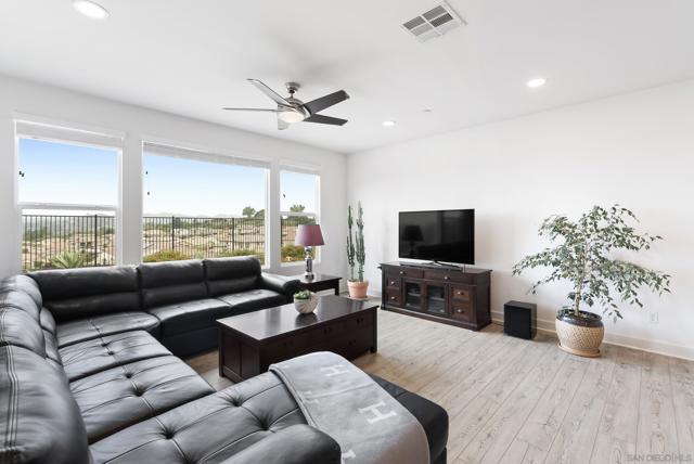 1409 Apex Place, Escondido CA: https://media.crmls.org/mediaz/240cc963-b8a0-4374-a346-785c2c5bf4fd.jpg