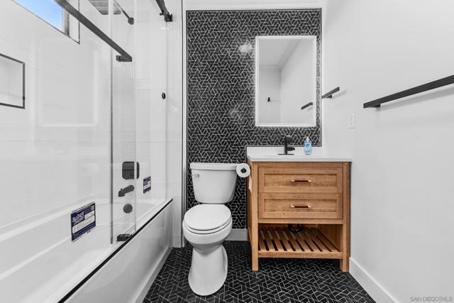 Image 35 of 46 For 4505 La Cuenta Dr