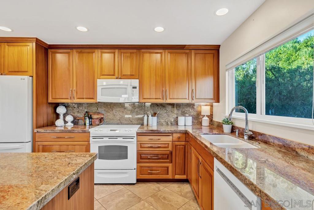 MLS #250042613SD image #13