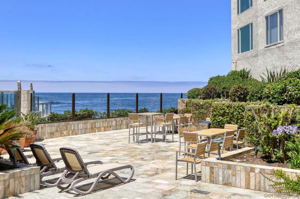 220 Coast Blvd #1B