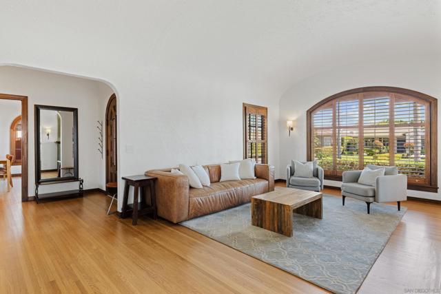 4374 Adams Ave, San Diego CA: https://media.crmls.org/mediaz/240f3a22-ce22-4ca2-82ef-88c5182c83b7.jpg