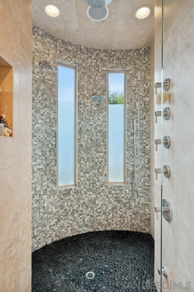 773 E Solana Circle, Solana Beach CA: https://media.crmls.org/mediaz/240f409b-94fa-4afc-b371-35b5d58efb95.jpg