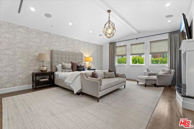 4105 Bellingham Avenue, Studio City CA: https://media.crmls.org/mediaz/240f494e-909d-42e7-b543-c57d7ff1aae0.jpg