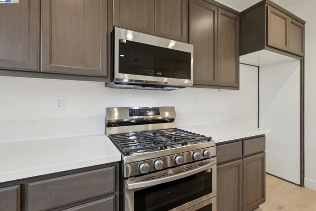 231 Mindy Way, Pittsburg CA: https://media.crmls.org/mediaz/2411555d-5bec-4c34-a6cb-69ee3a954e87.jpg