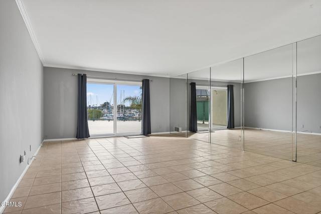 2901 Peninsula Road, Oxnard CA: https://media.crmls.org/mediaz/2411920a-f791-4e6c-9089-bb33c583b0bd.jpg