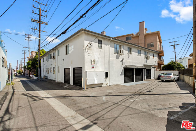 1815 Greenfield Avenue photo 5
