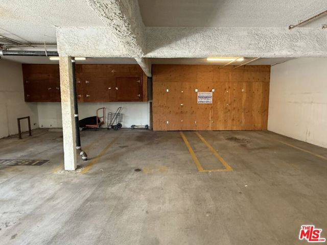 3231 Cheviot Vista Place, Los Angeles CA: https://media.crmls.org/mediaz/2411a0f8-ec3a-47c7-9742-3a9d6125ca3d.jpg