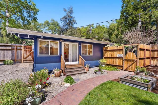 4200 Glenwood Drive, Scotts Valley CA: https://media.crmls.org/mediaz/24120090-2909-4117-ad82-56ac273931bf.jpg