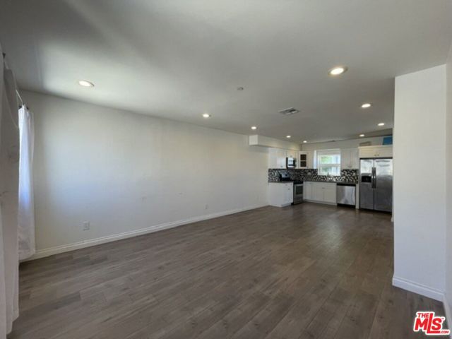 5733 Fulcher Avenue photo 12