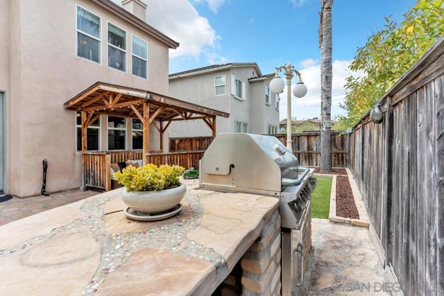 1531 Quiet Trail Dr, Chula Vista CA: https://media.crmls.org/mediaz/24125f4d-239a-4768-ab15-8c9780e1f9a4.jpg