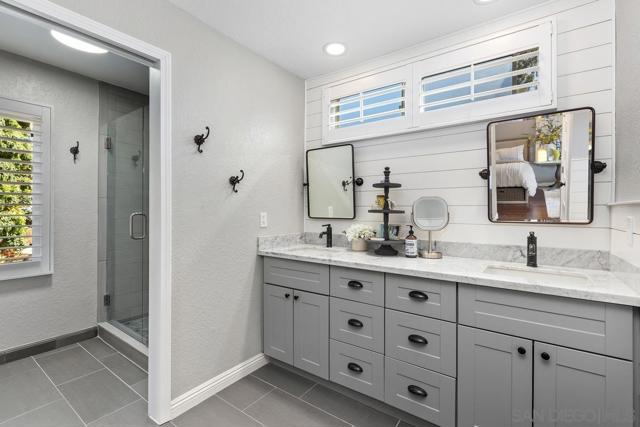 4533 Gesner St, San Diego CA: https://media.crmls.org/mediaz/241313d2-4d6b-4e1f-8db9-4490fb73ce72.jpg