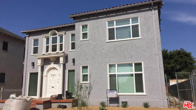 2419 3Rd Avenue, Los Angeles CA: https://media.crmls.org/mediaz/24133898-8c92-44f9-8e0a-7215b878b4ef.jpg