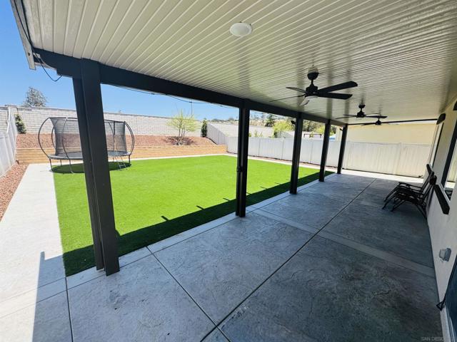 28223 Citrus Ct, Valley Center CA: https://media.crmls.org/mediaz/2413593f-1dff-47c3-92ec-0af9f451cb23.jpg