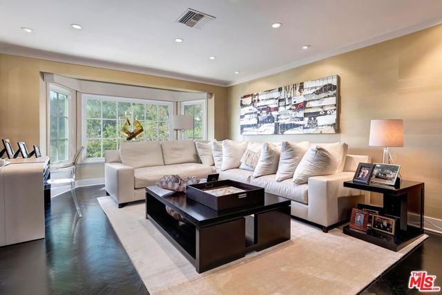 2807 Deep Canyon Drive, Beverly Hills CA: https://media.crmls.org/mediaz/2413d9dd-bef6-4195-9e54-ee83200bb19f.jpg