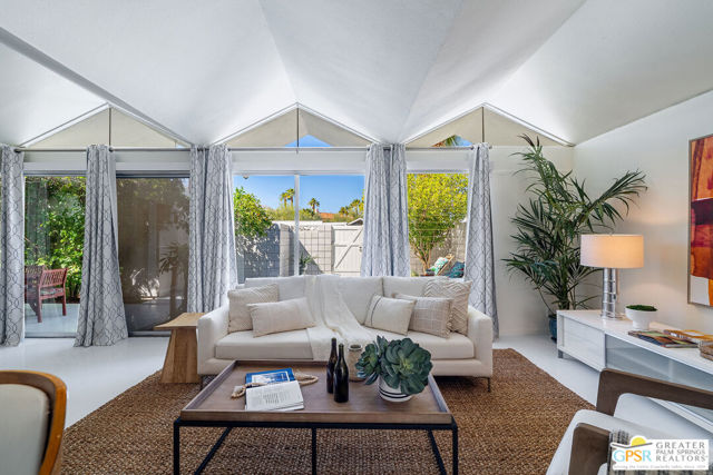 1772 S Araby Drive, Palm Springs CA: https://media.crmls.org/mediaz/241430d6-55bc-4617-82fb-6d13d21953ed.jpg