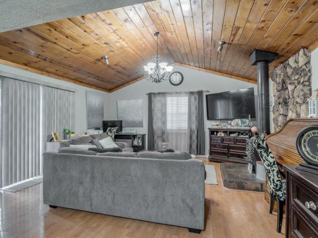 430 Adams Court, Gilroy CA: https://media.crmls.org/mediaz/24143394-8dfb-44bc-8aff-a5cceb61131a.jpg