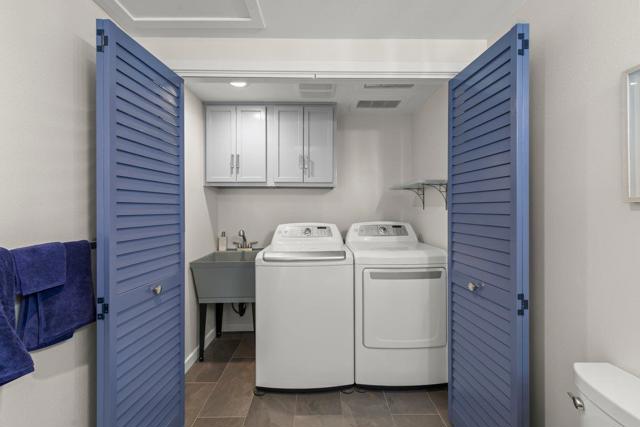 350 6th Avenue, Half Moon Bay CA: https://media.crmls.org/mediaz/241437d0-9118-4436-ad39-7e8f4cdacbcd.jpg