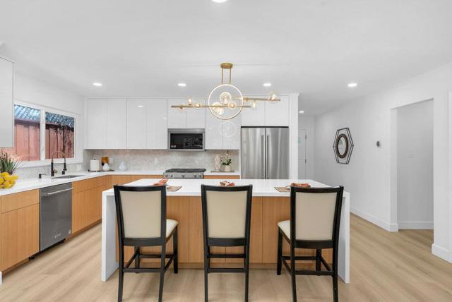 3431 Fleetwood Drive, San Bruno CA: https://media.crmls.org/mediaz/2414b464-12fb-4f75-900c-600b183f0cbc.jpg