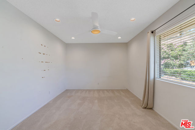 1943 Stonesgate Street, Westlake Village CA: https://media.crmls.org/mediaz/241640f6-4c8c-49cf-a35f-5923d63d3bd1.jpg